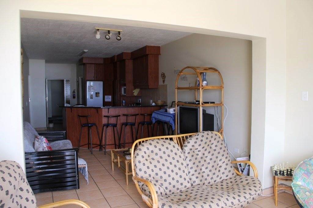 2 Bed Apartment in Uvongo photo number 6