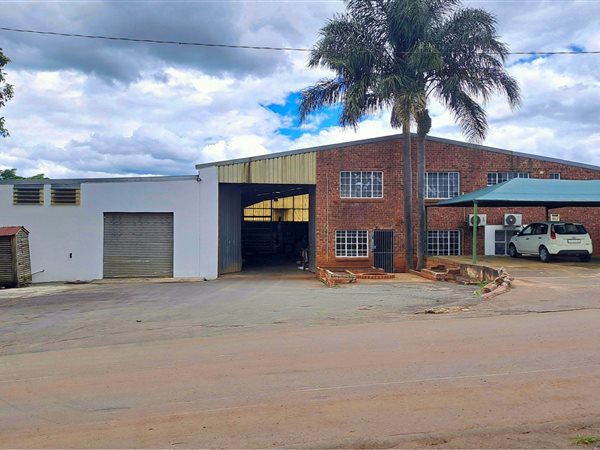 1 212  m² Industrial space