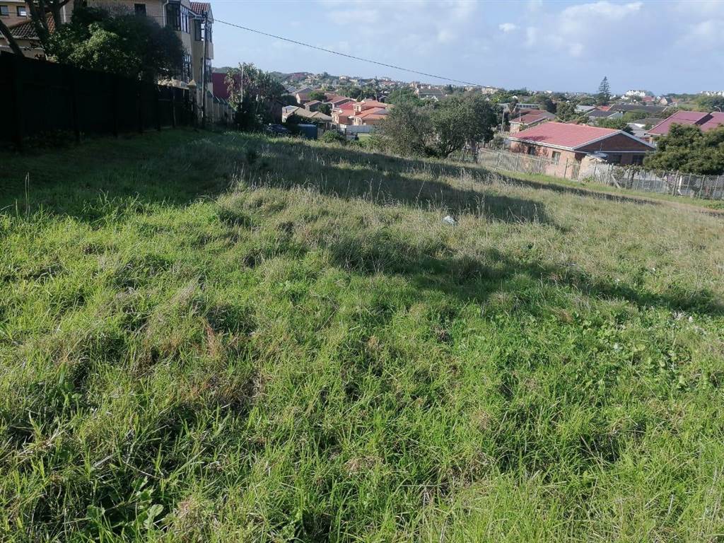 800 m² Land available in Aston Bay photo number 1