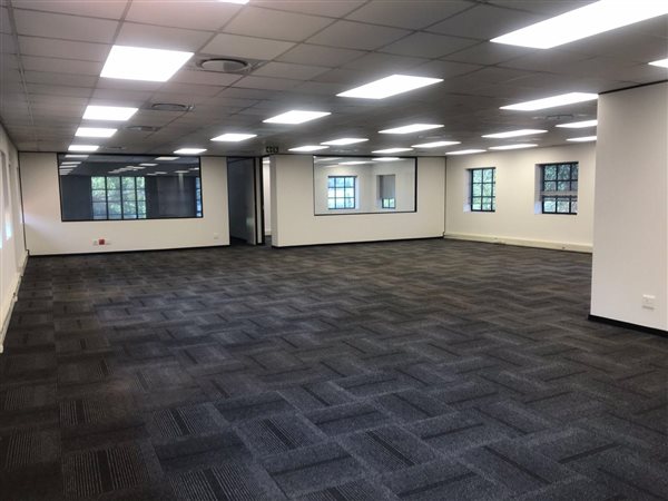 568  m² Commercial space in Bryanston