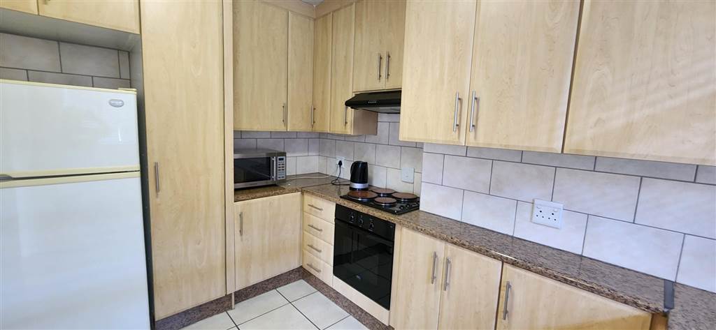 2 Bed Apartment in Morninghill photo number 13