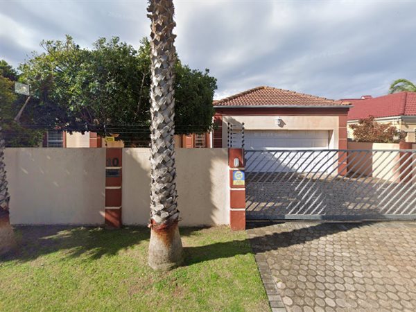 4 Bedroom House 4 Bedroom House
