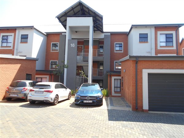 3 Bedroom Townhouse 3 Bedroom Townhouse