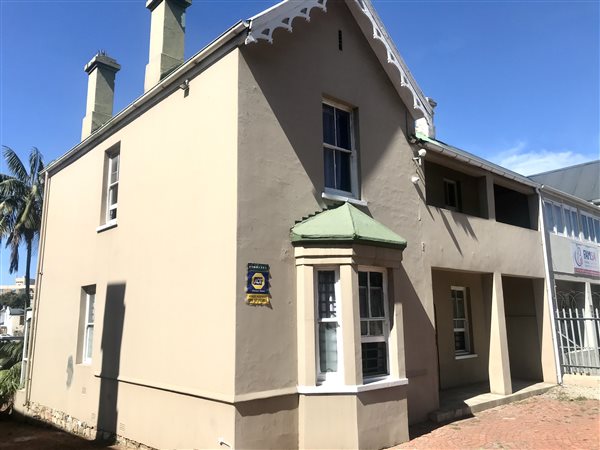 10 Bed House in Port Elizabeth Central