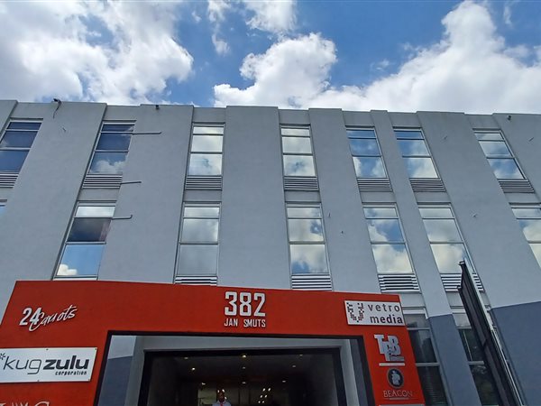 295  m² Commercial space in Hyde Park