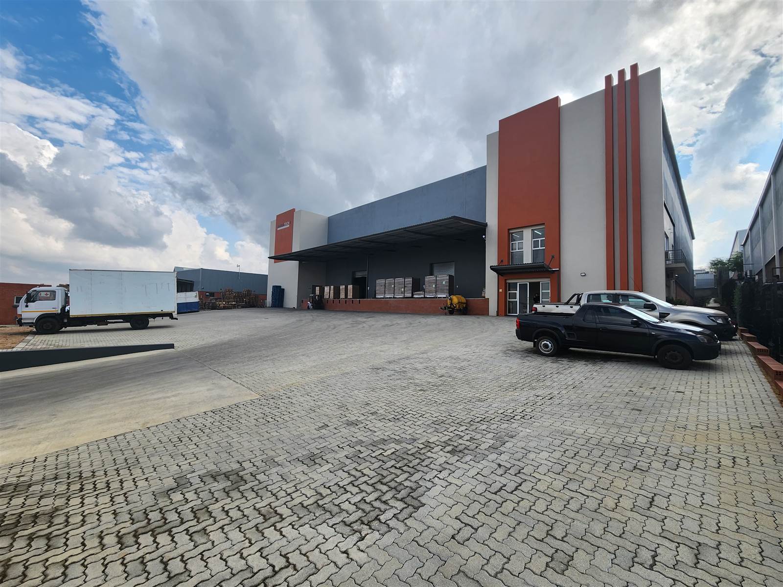 3434  m² Industrial space in Roodepoort Central photo number 1