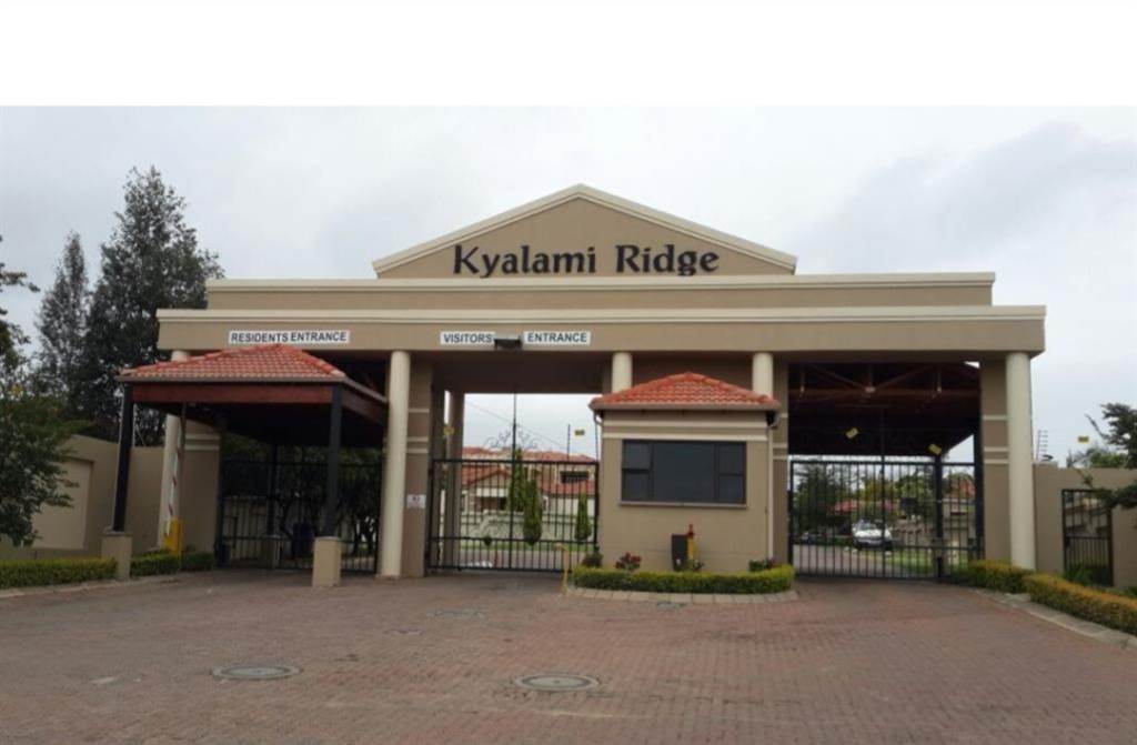 3 Bed Cluster in Kyalami photo number 1