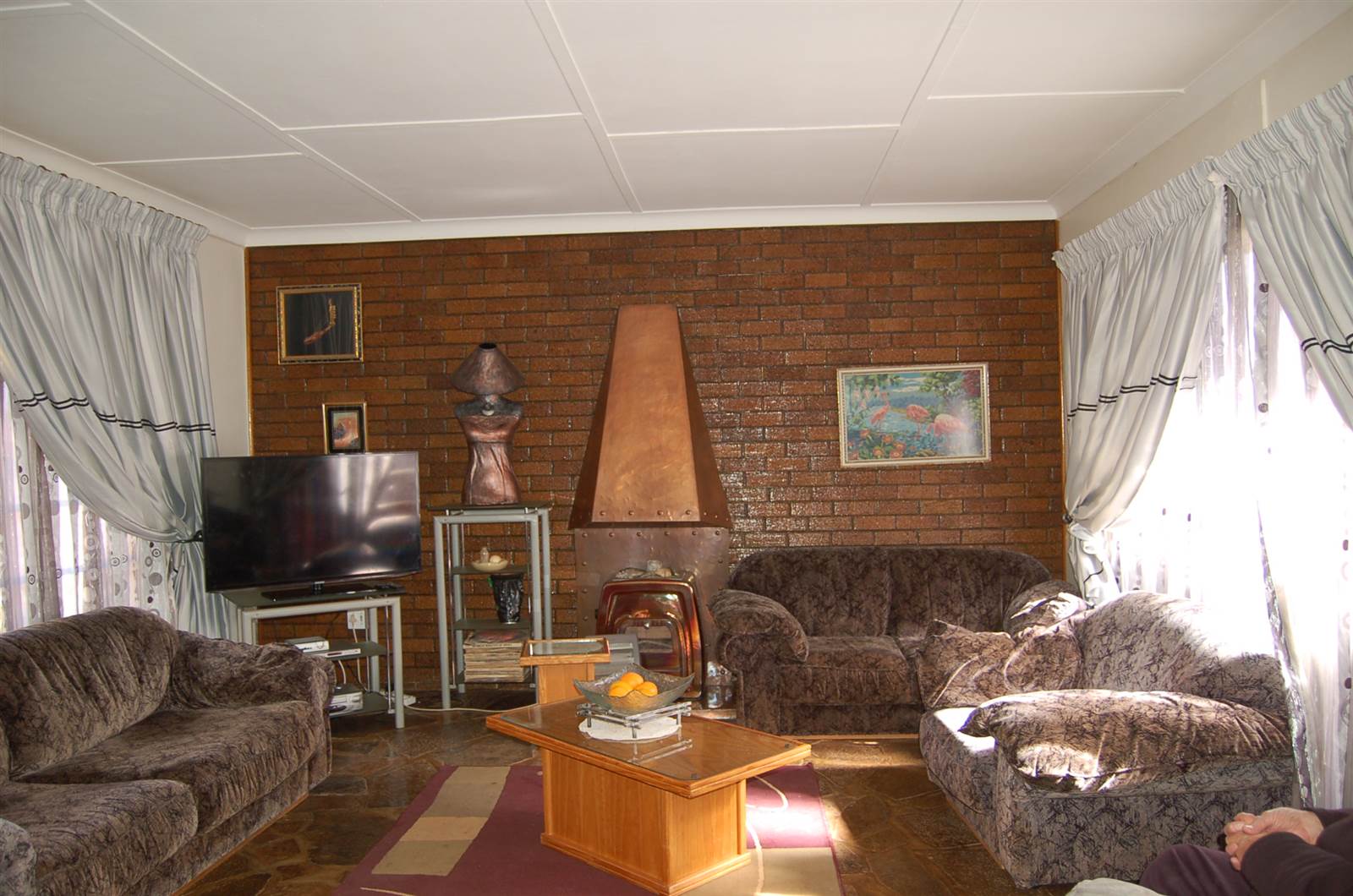 5 Bed House in Carletonville photo number 3