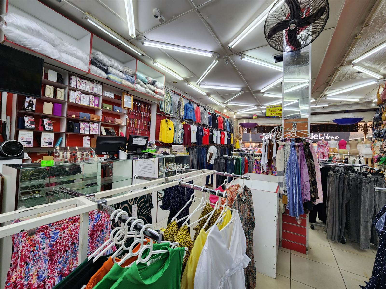 300  m² Retail Space in Durban CBD photo number 2