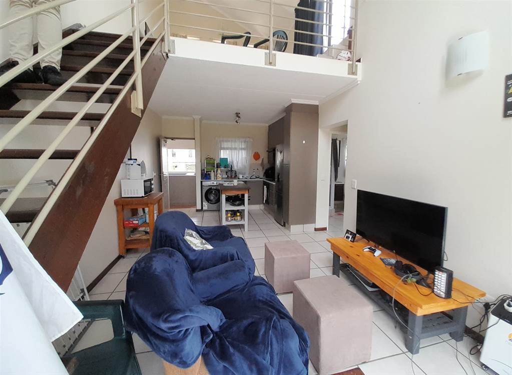 1 Bed Apartment in Bryanston photo number 8