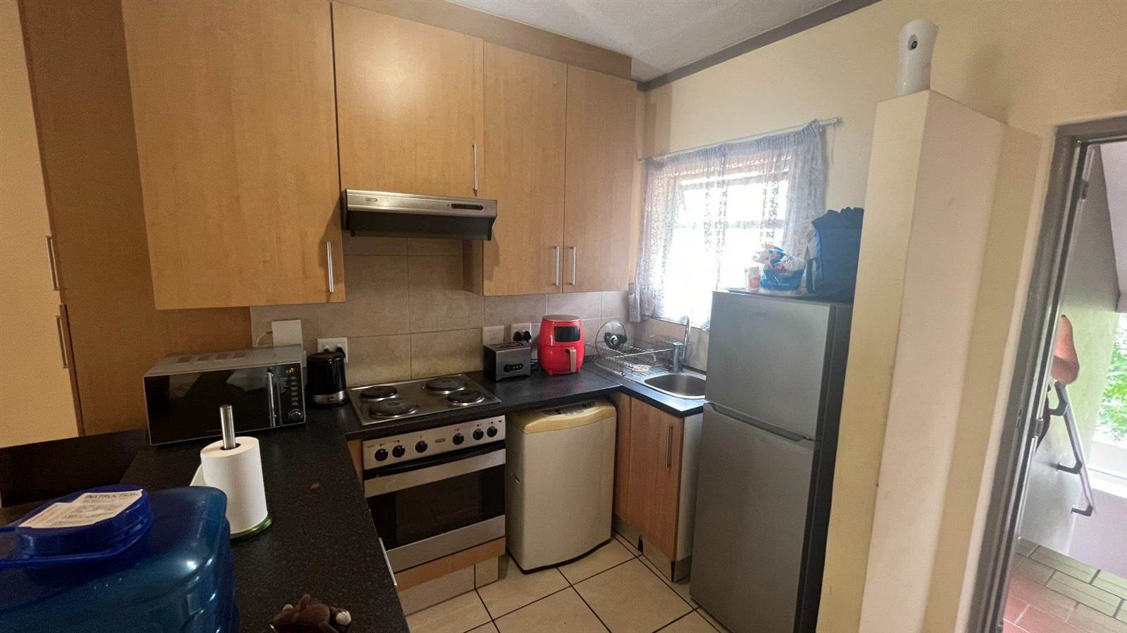 2 Bed Townhouse in Sunninghill photo number 7