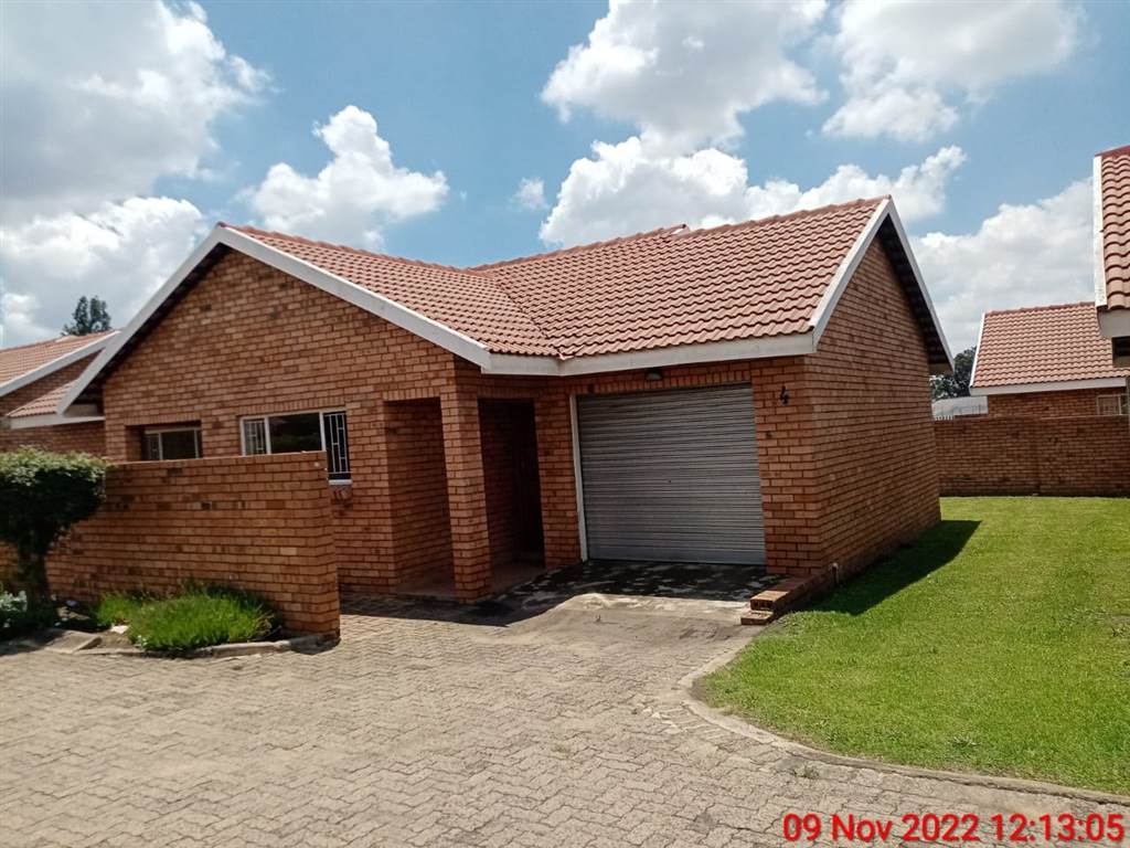 2 Bed Townhouse in Komati photo number 2