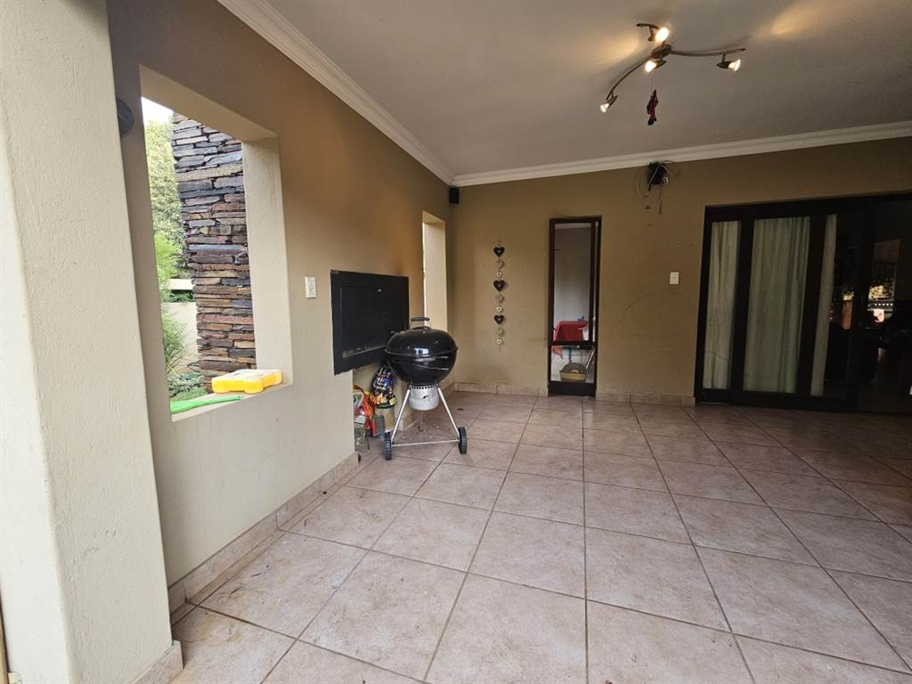 3 Bed House in Raslouw Manor photo number 24