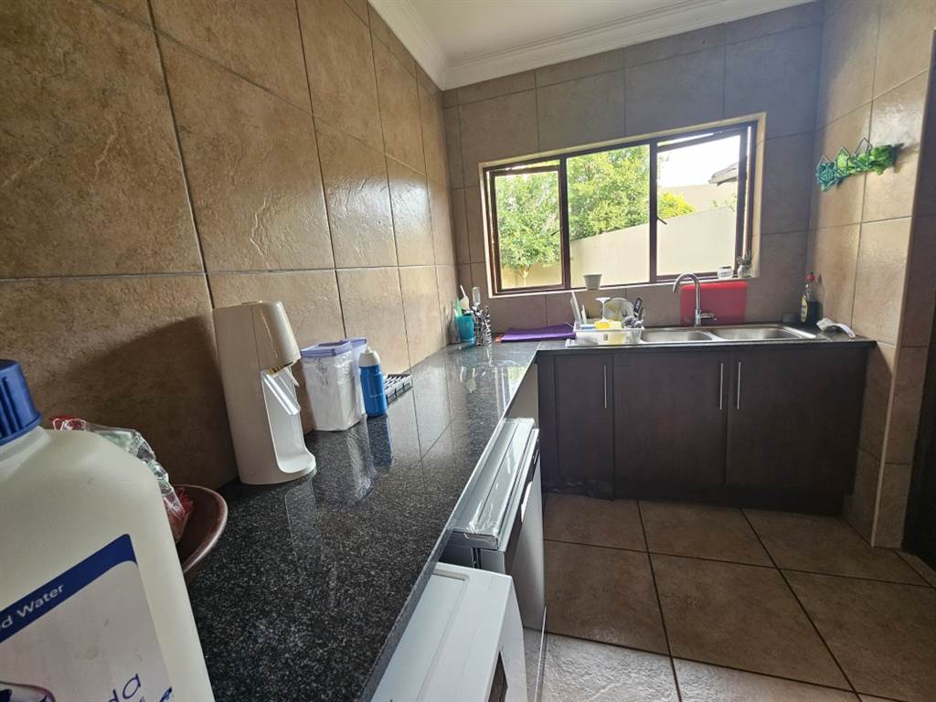 3 Bed House in Raslouw Manor photo number 6