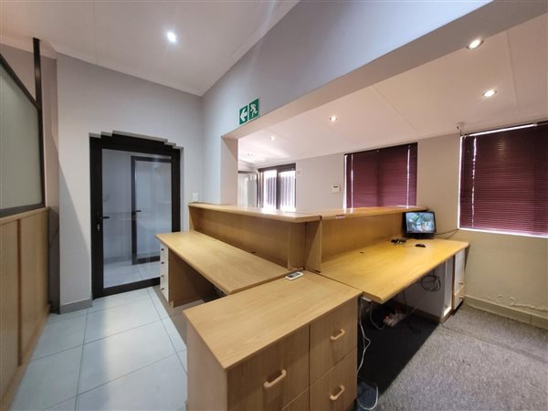 565  m² Commercial space