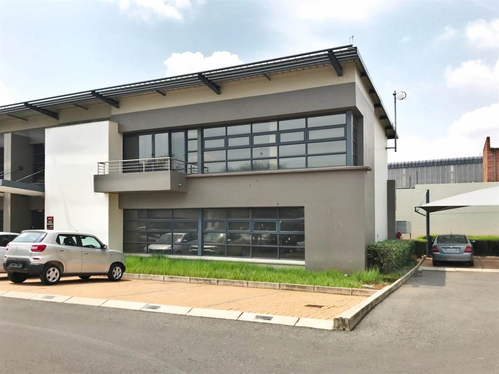 120  m² Office Space in Bedfordview photo number 2