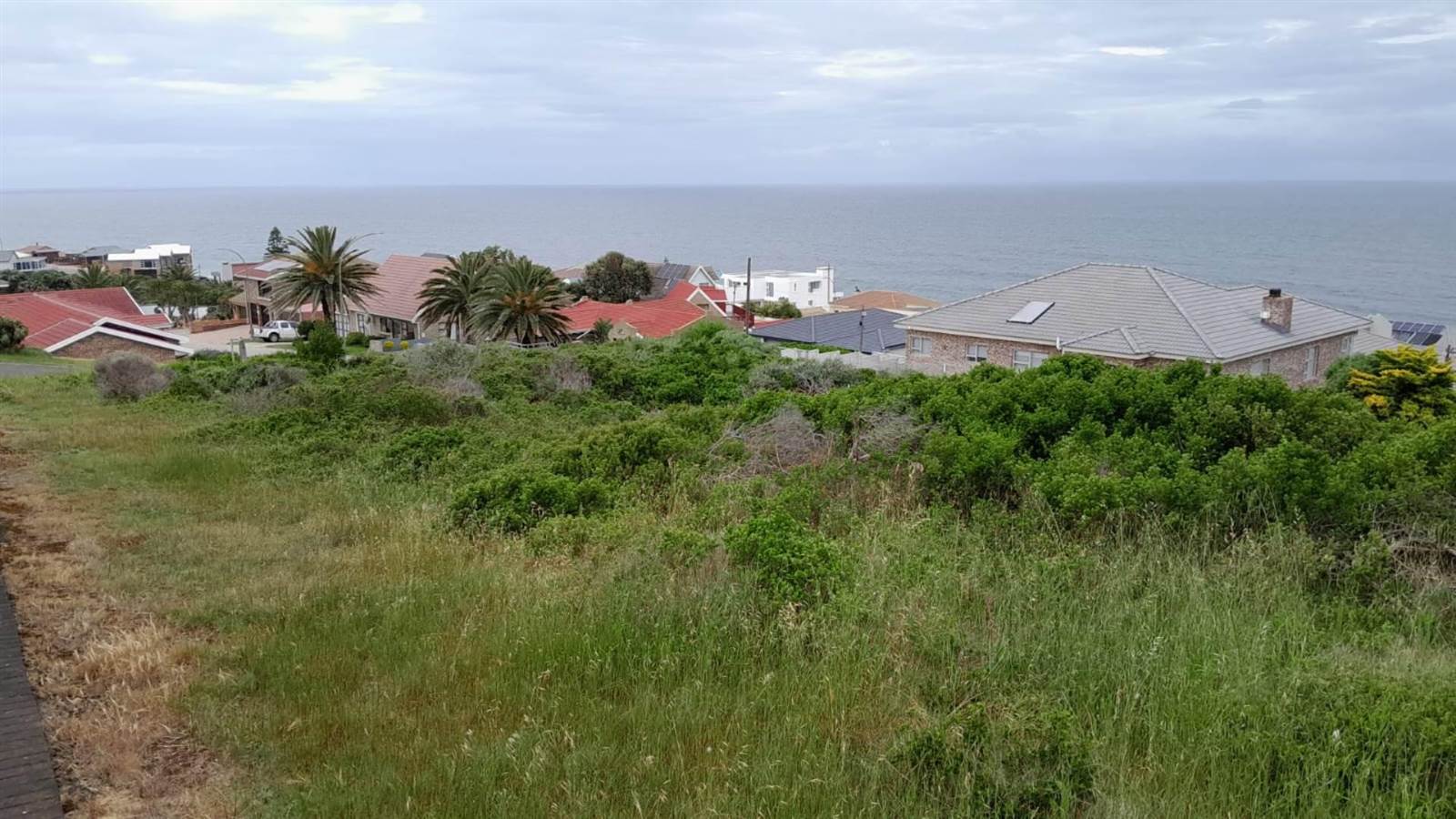 738 m² Land available in Dana Bay photo number 2
