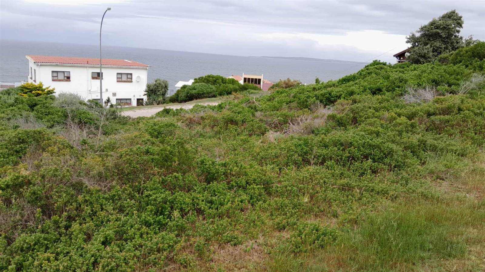 738 m² Land available in Dana Bay photo number 8