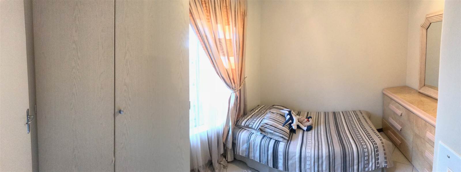 2 Bed Apartment in Mooikloof Ridge photo number 4