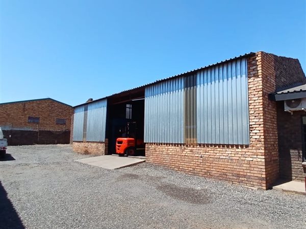 452  m² Industrial space