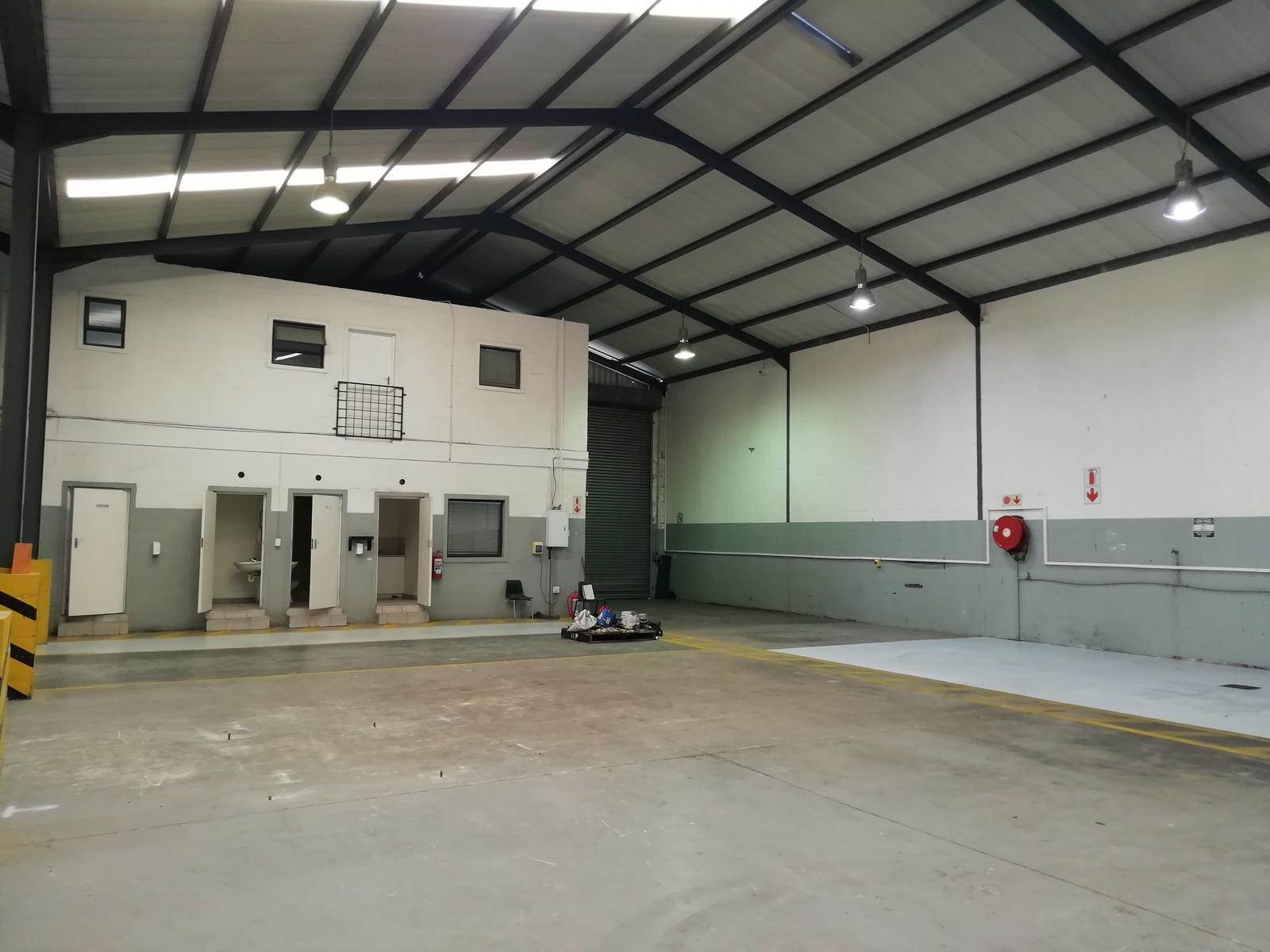 450  m² Industrial space in Kuilsriver photo number 2