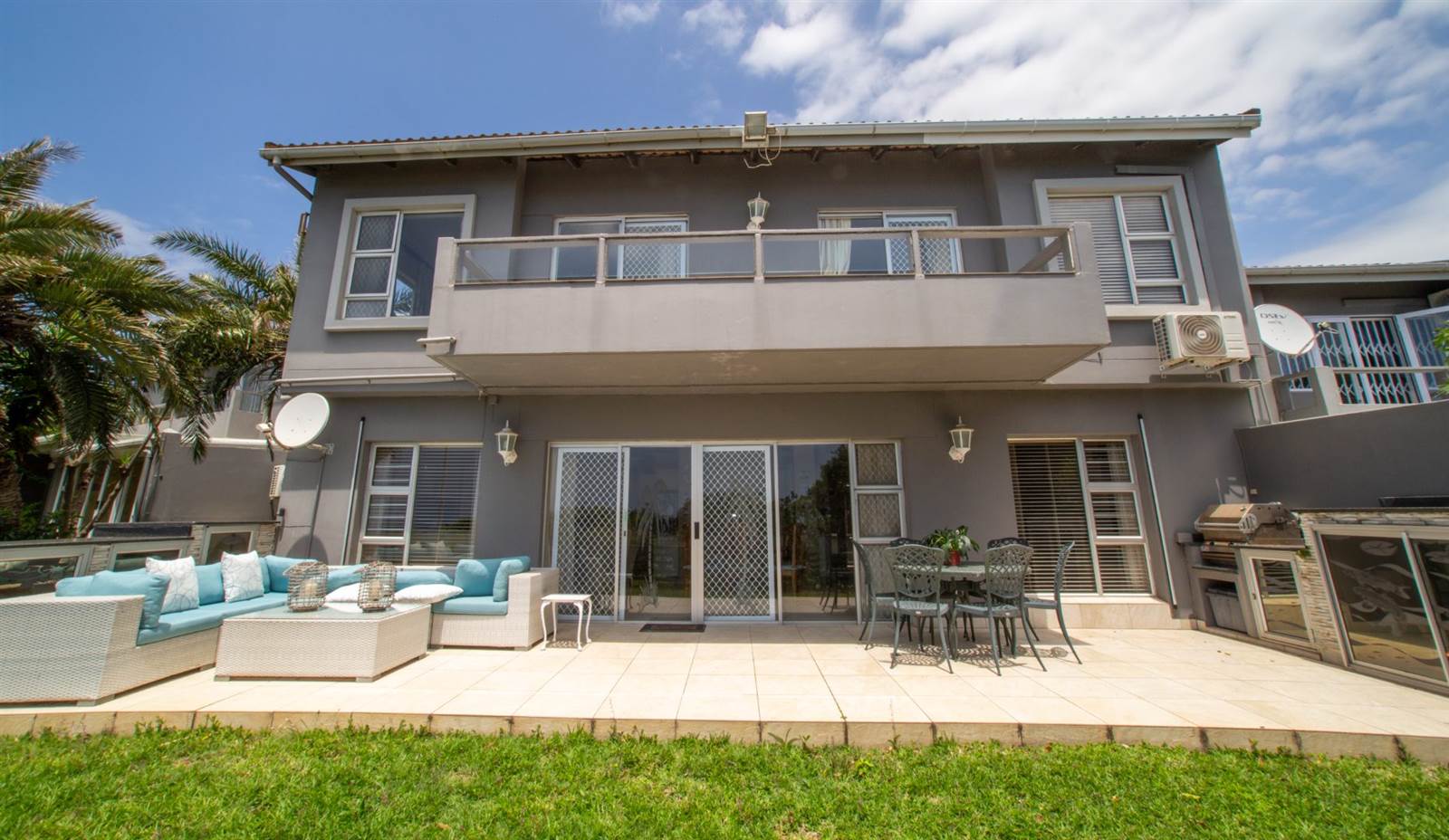4 Bed Townhouse in Umdloti Beach photo number 3