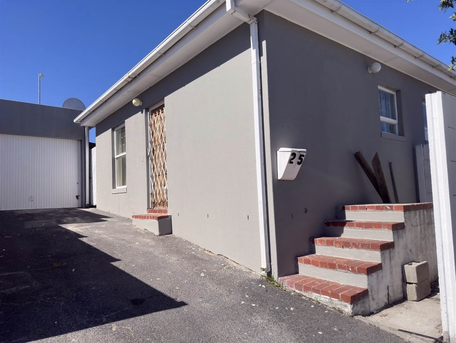 2 Bed House in Tableview photo number 1