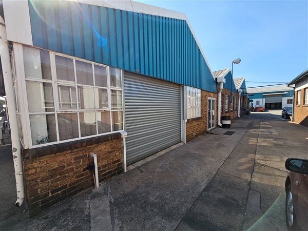 340  m² Industrial space