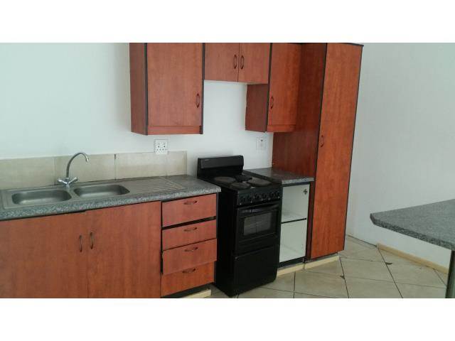 1 Bed Apartment in Wolmer photo number 3