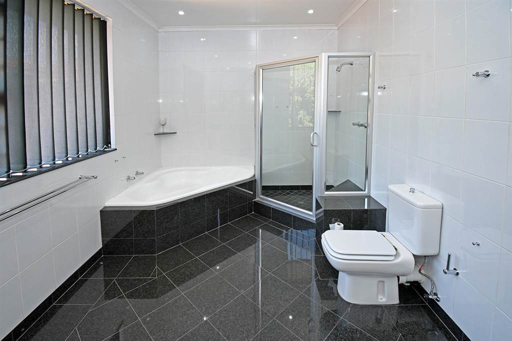 4 Bed House in Linksfield Ridge photo number 6