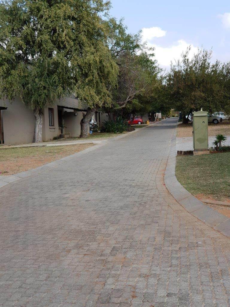 3 Bed Townhouse in Hoedspruit photo number 26