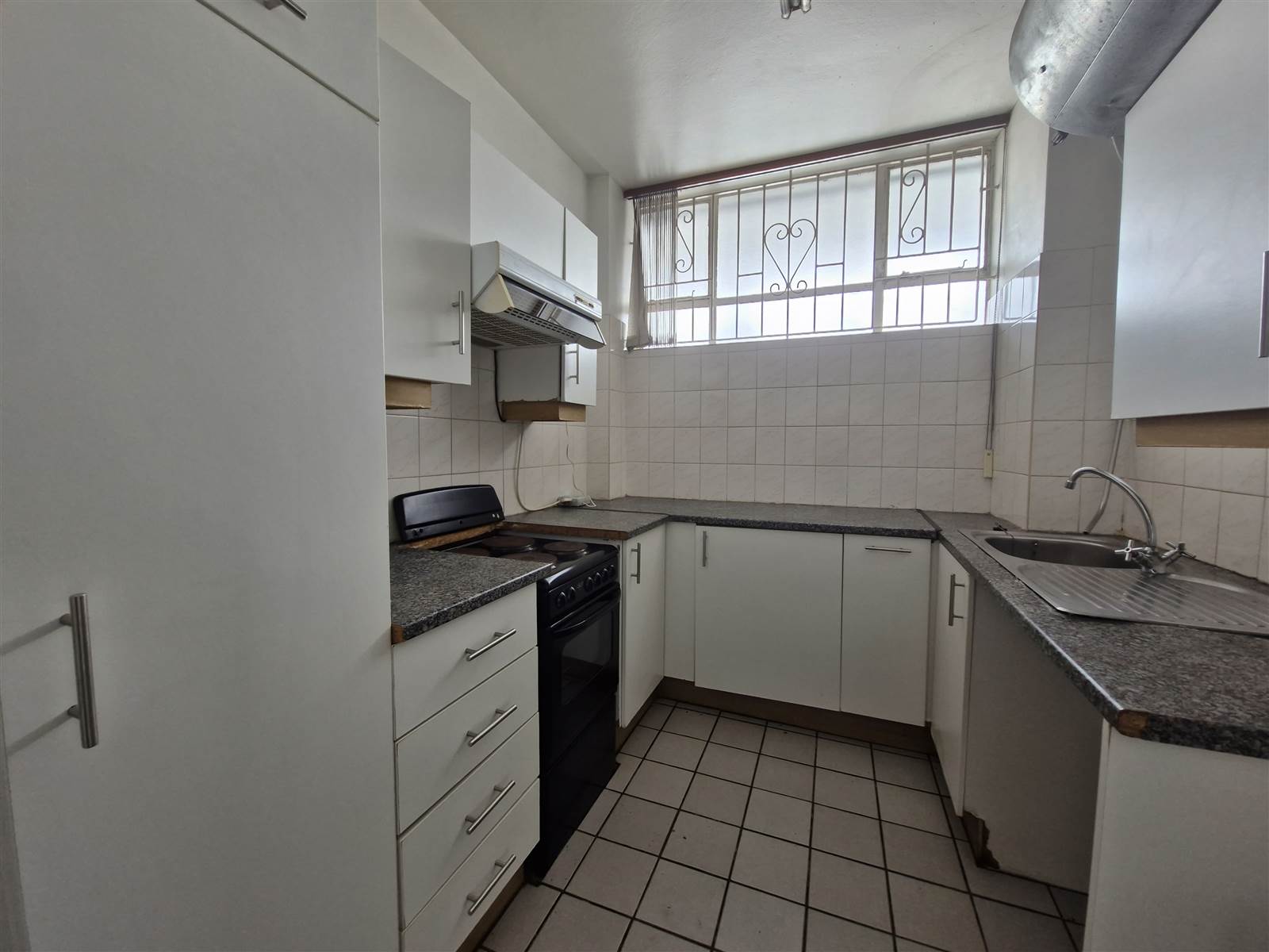 1.5 Bed Flat in Glenwood photo number 2