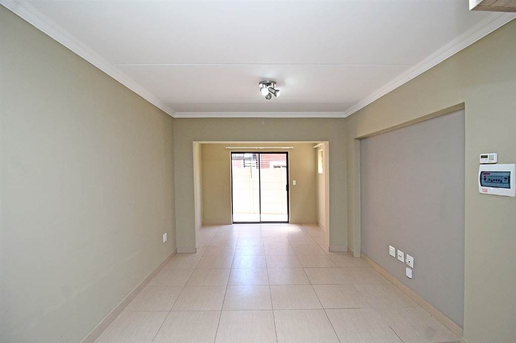 2 Bed Townhouse in Andeon AH photo number 6
