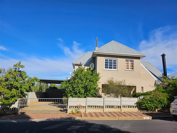 4 Bedroom House 4 Bedroom House