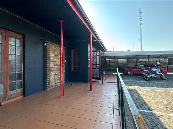 375  m² Commercial space