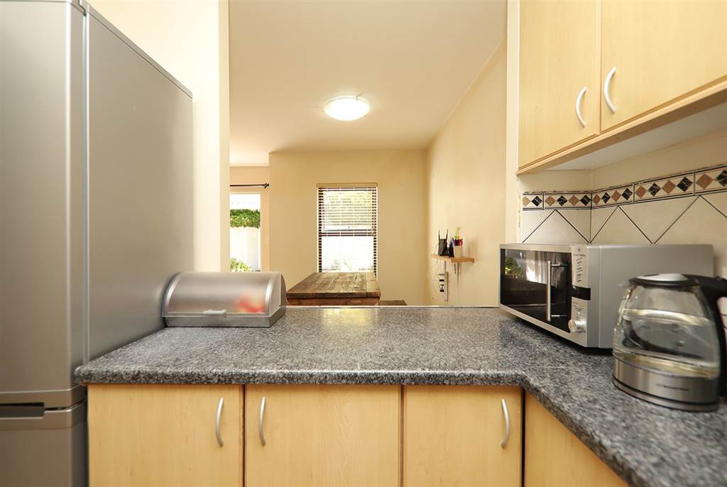 3 Bed House in Plumstead photo number 8