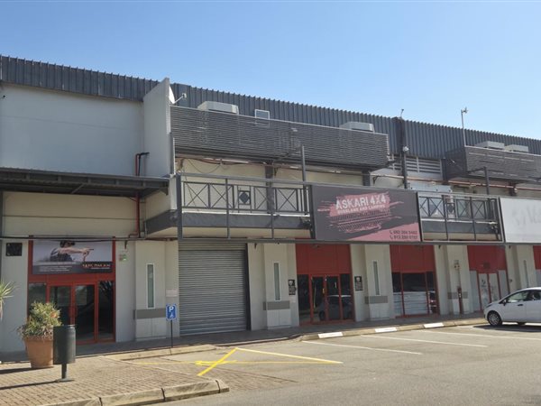 381 m² Retail Space 381 m² Retail Space