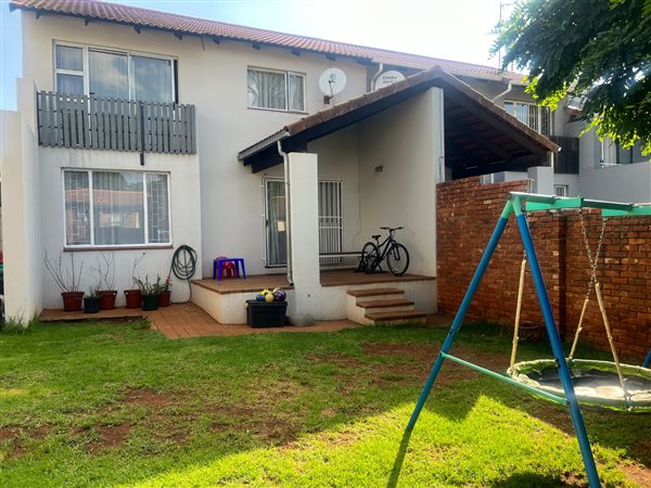 3 Bed Townhouse in Hennopspark