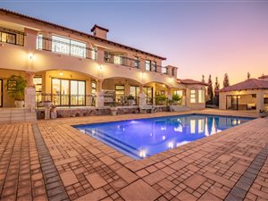 6 Bed House in Mooikloof Heights