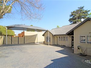 4 Bed House in Highway Gardens