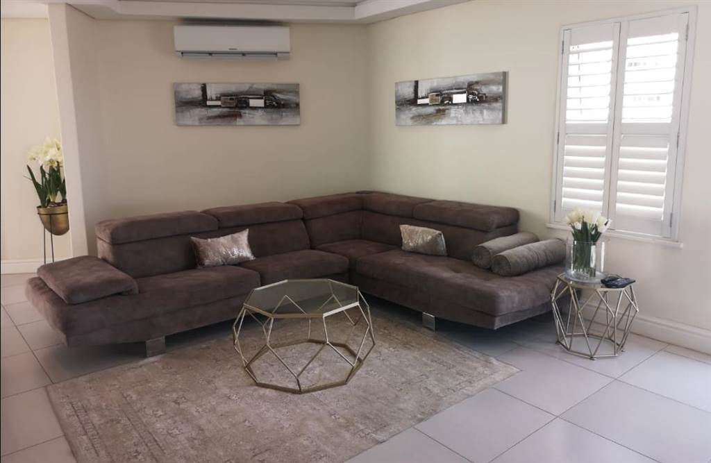 4 Bed Townhouse in La Lucia photo number 5