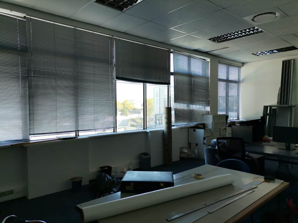 47  m² Office Space in Brackenfell Central photo number 4