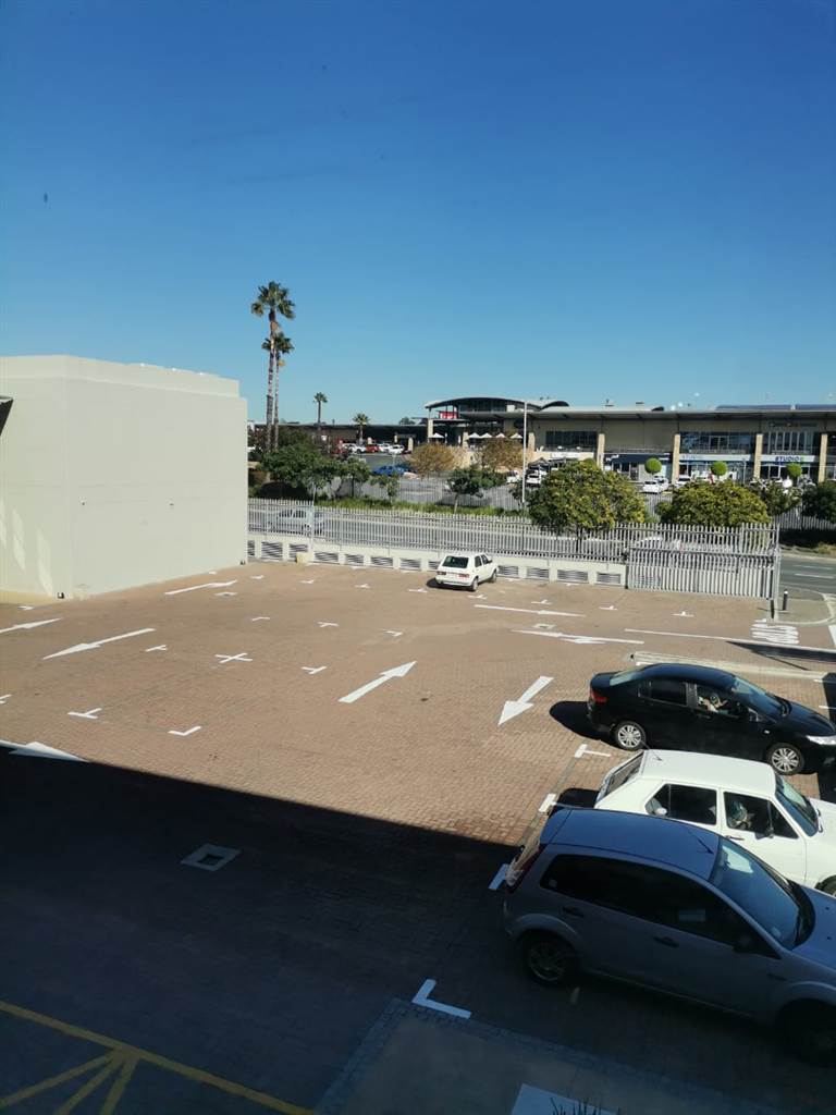 47  m² Office Space in Brackenfell Central photo number 7