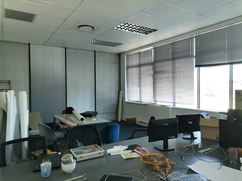 47  m² Office Space in Brackenfell Central photo number 9