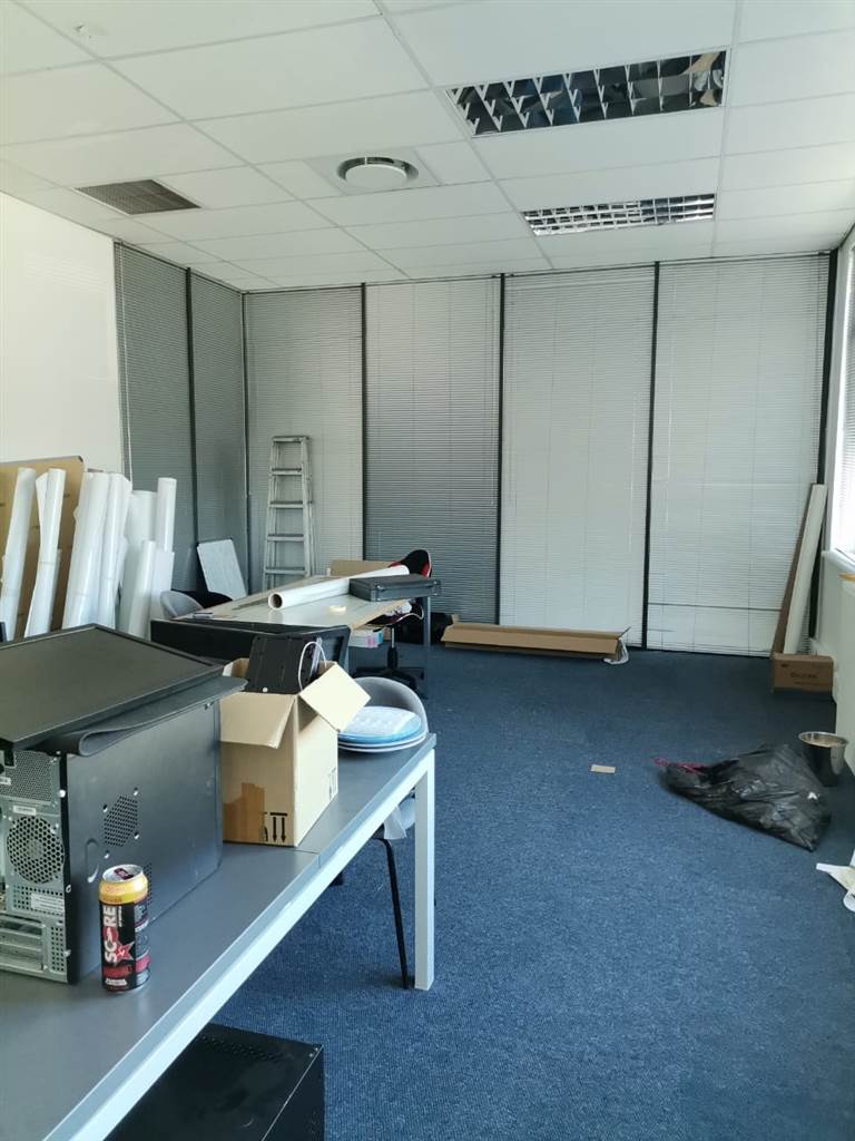 47  m² Office Space in Brackenfell Central photo number 6