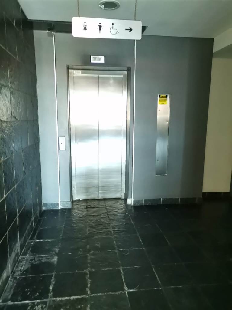 47  m² Office Space in Brackenfell Central photo number 2