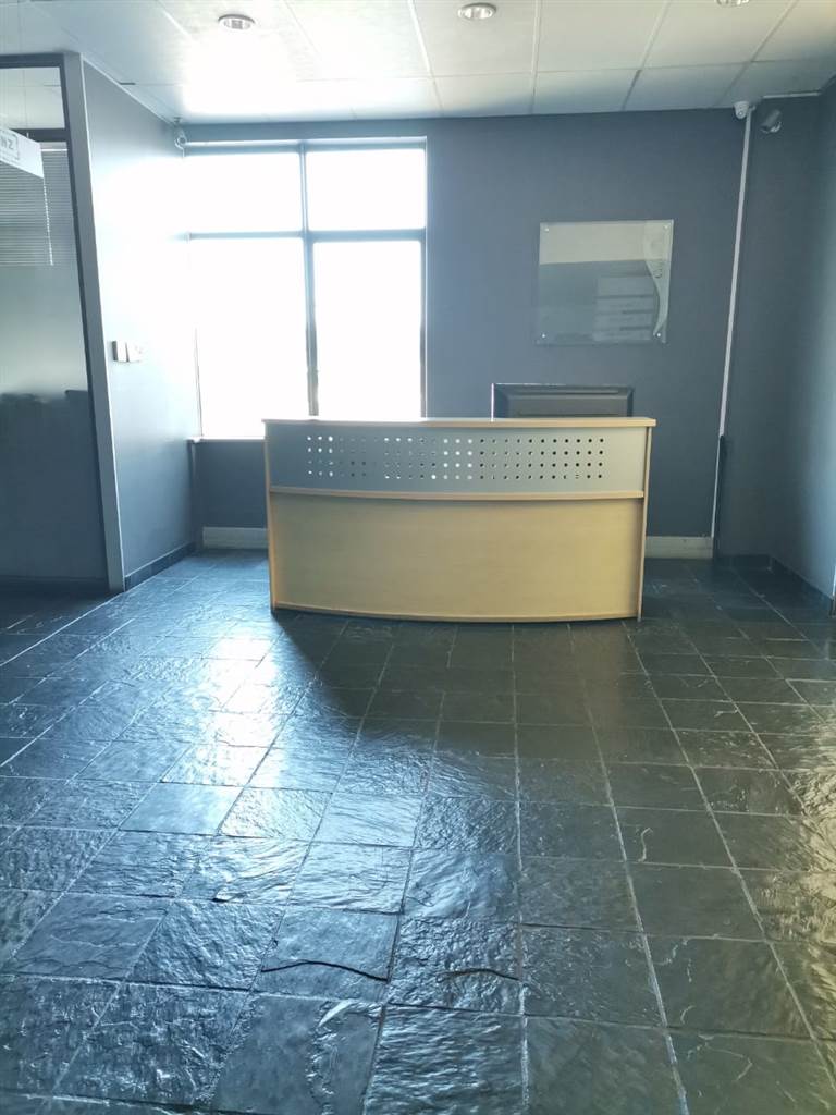 47  m² Office Space in Brackenfell Central photo number 5