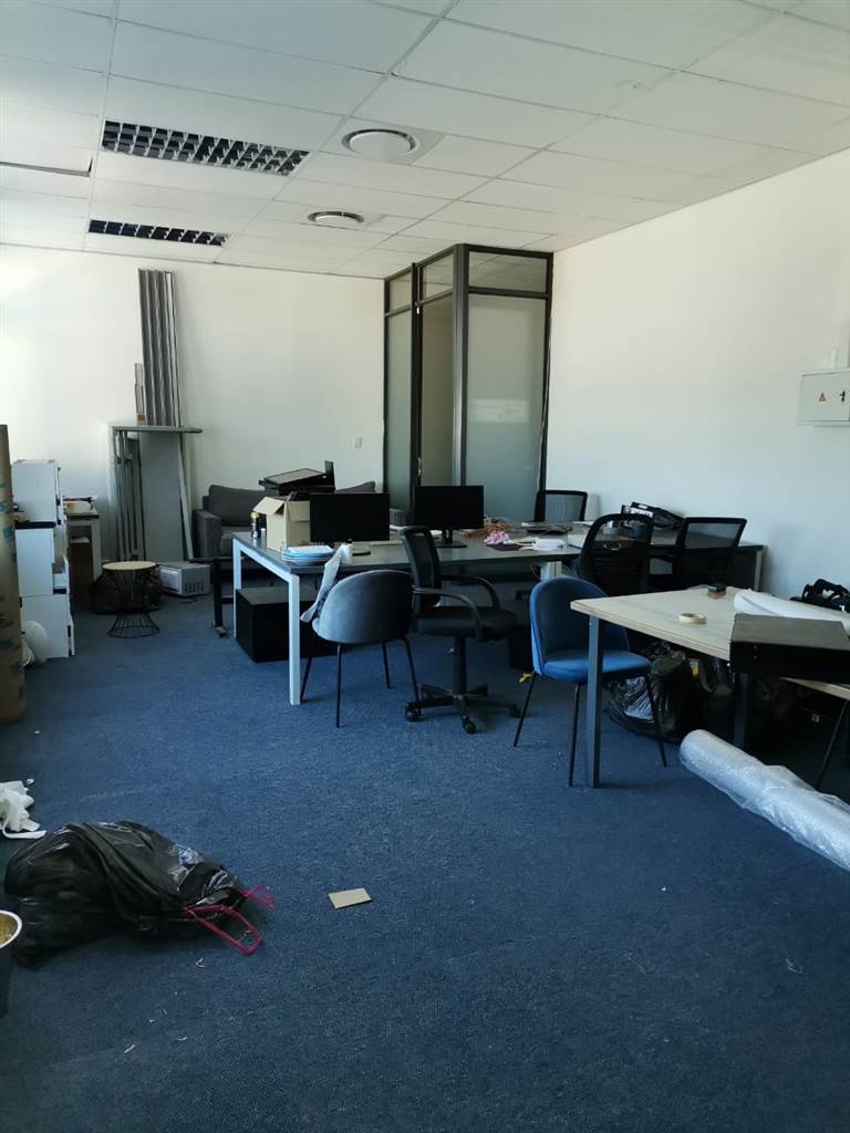 47  m² Office Space in Brackenfell Central photo number 8