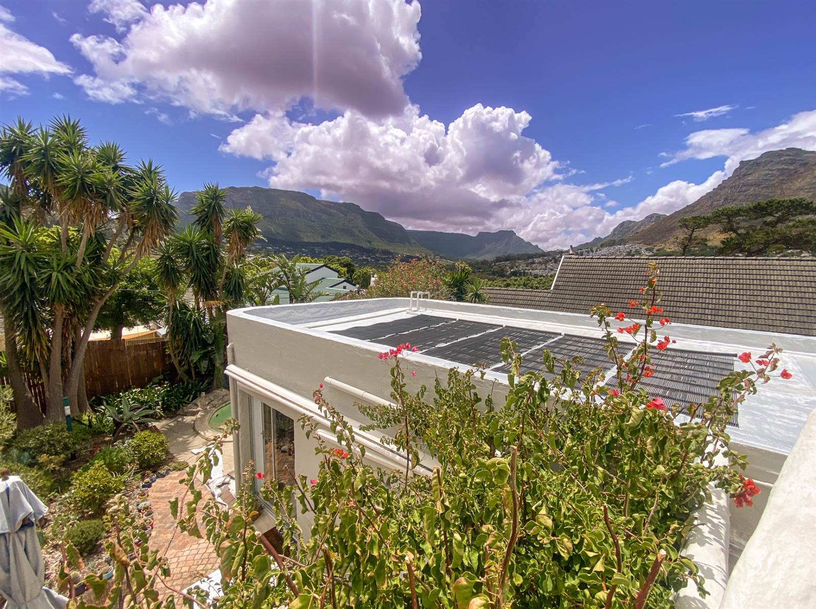 4 Bed House in Hout Bay and surrounds photo number 14
