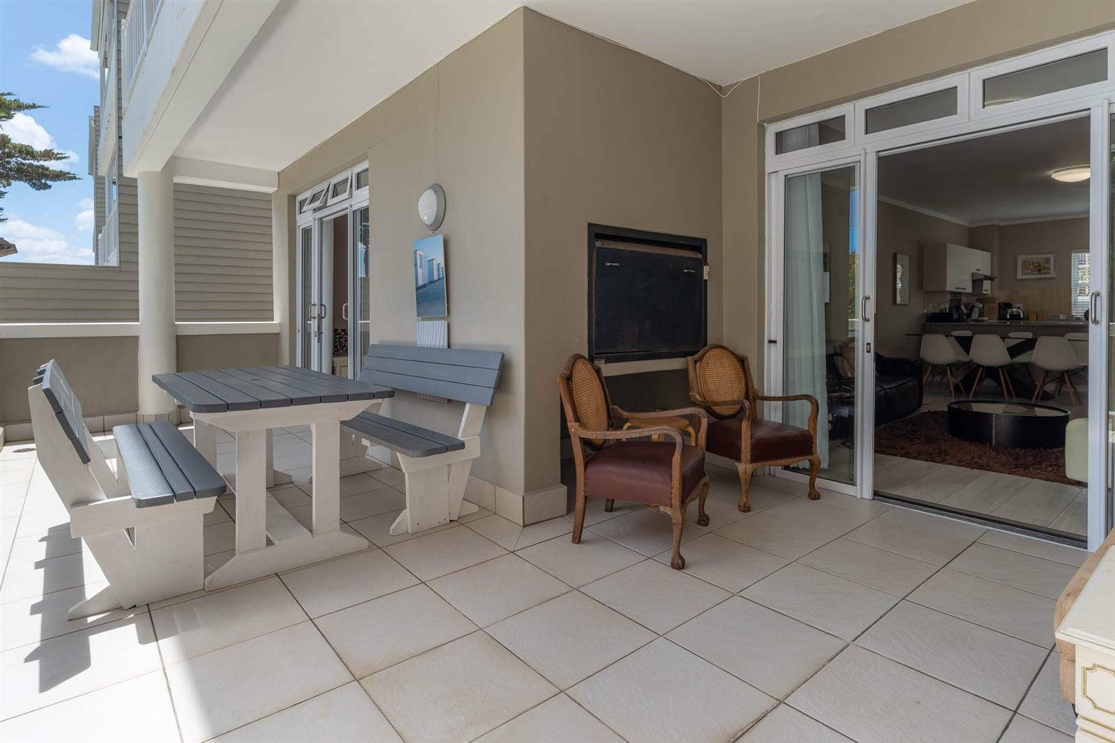 2 Bed Apartment in Simons Town photo number 4